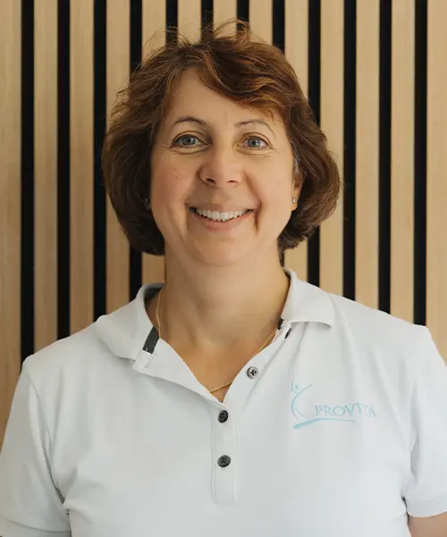 Katja, Physiotherapeutin und Diplom-Sportlehrerin bei Eden Physiotherapie München